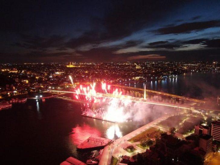 İstanbul'da muhteşem görüntüler! Herkes telefona sarıldı G4