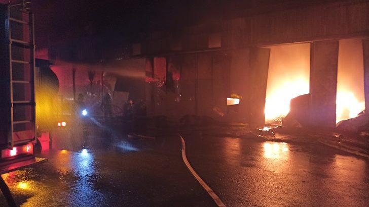 Çorum’da sanayi sitesinde yangın: 5 iş yeri küle döndü G4