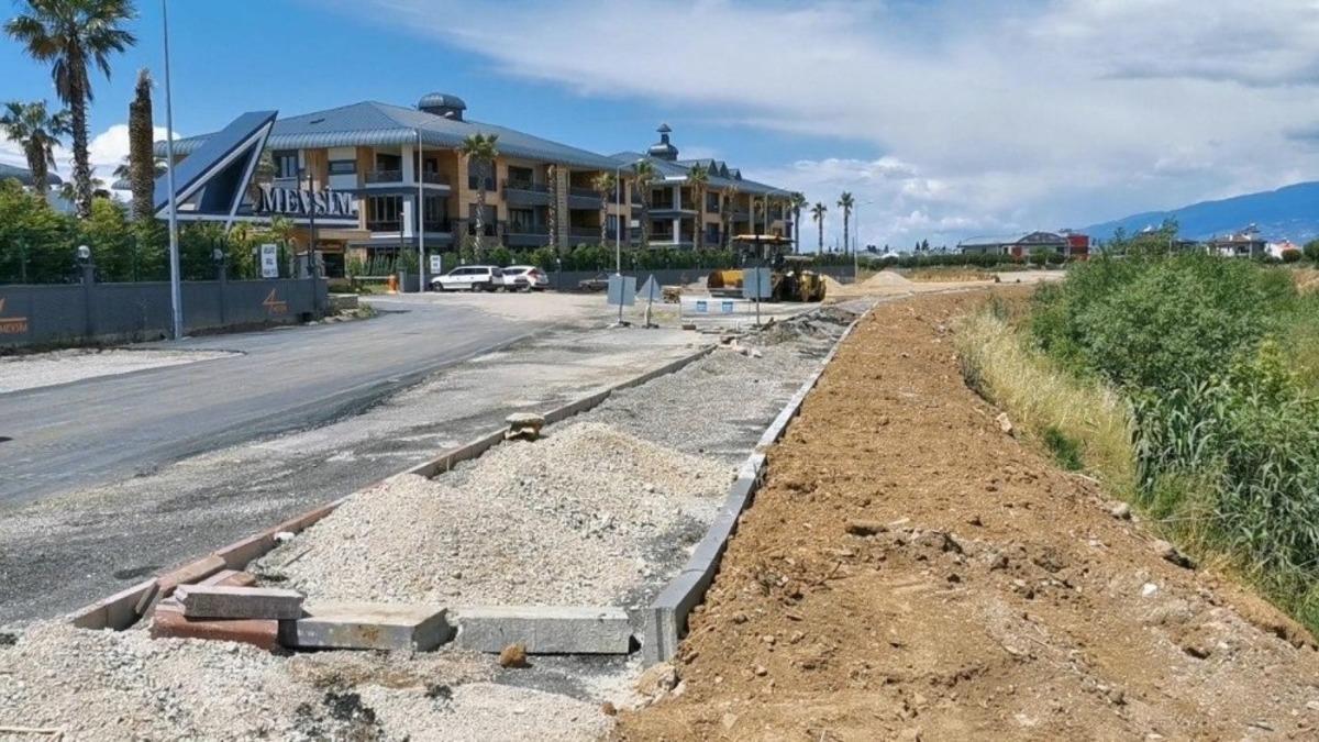 Edremit&rsquo;te Işık Yolu&rsquo;na 2 km&rsquo;lik y&uuml;r&uuml;y&uuml;ş ve bisiklet yolu