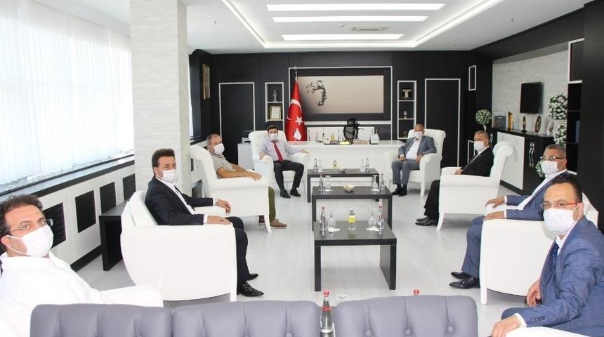 MHP İl Y&ouml;netimi Rekt&ouml;r  Karacoşkun&rsquo;la bir araya geldi