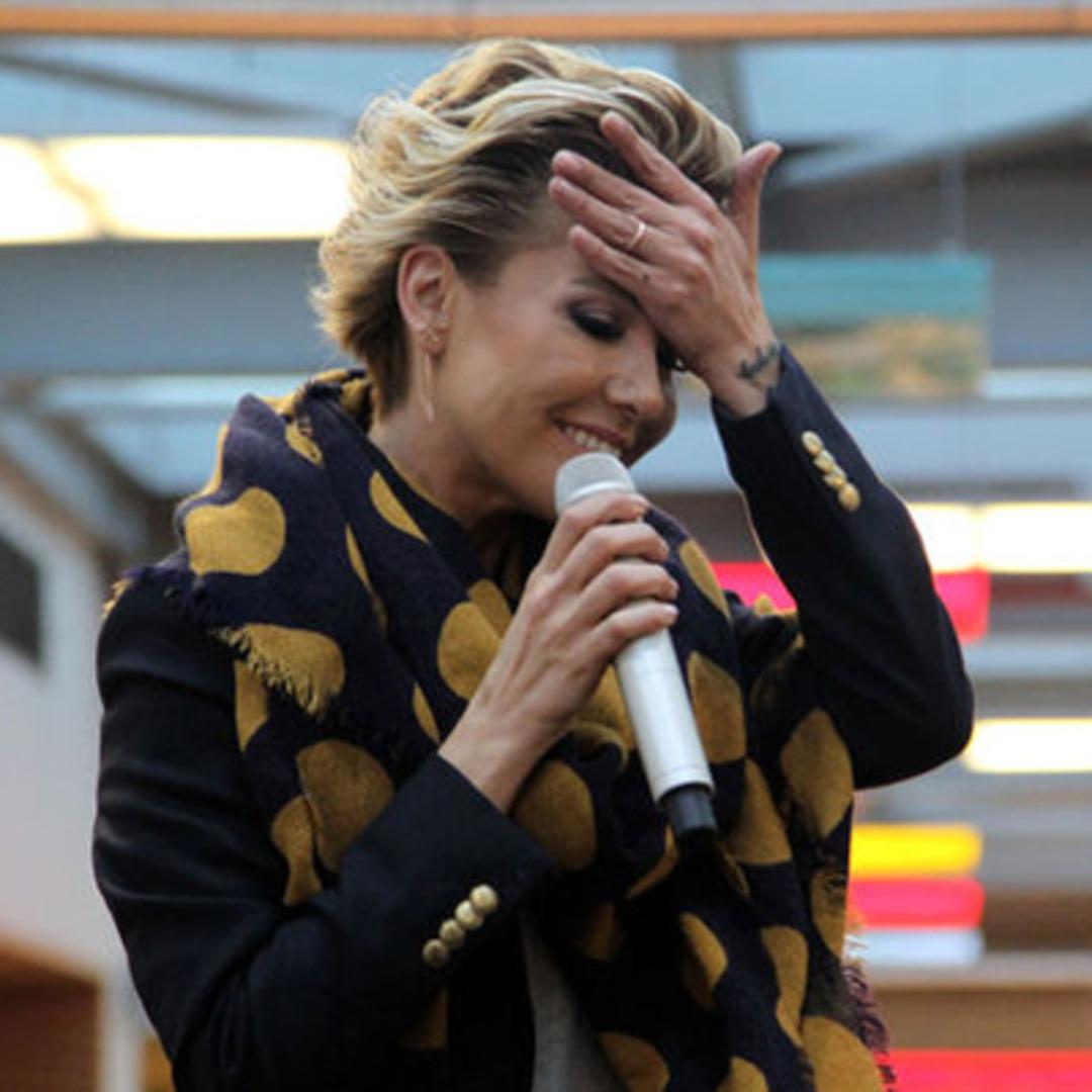 G&uuml;lben Ergen, tek ayak &uuml;zerinde bekleyip &ouml;z&uuml;r diledi