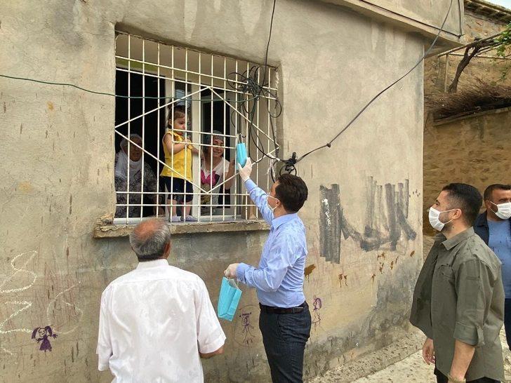 Kaymakam Öner’den çocuklara sürpriz G3