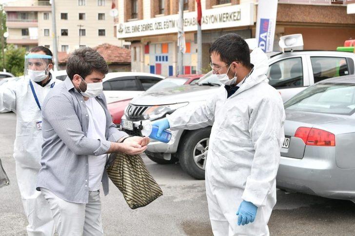 Mamak’ta cuma namazı öncesi maske ve seccade dağıtıldı G5