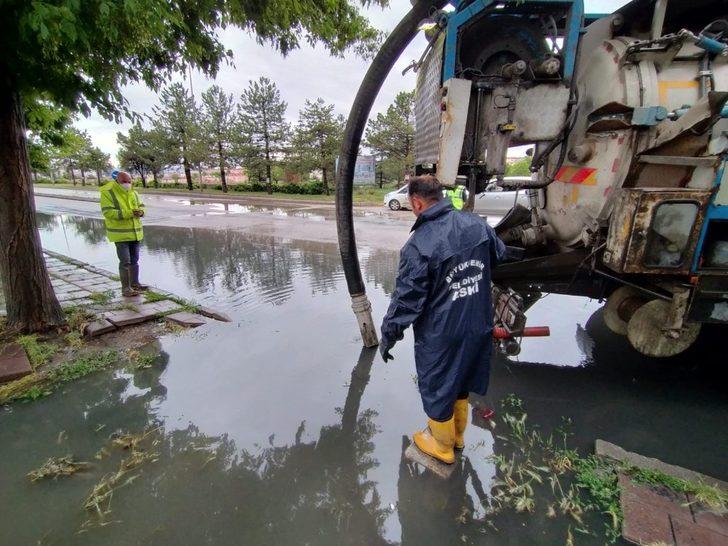 Ankara Büyükşehir Belediyesi ekiplerinin yağış nöbeti G2