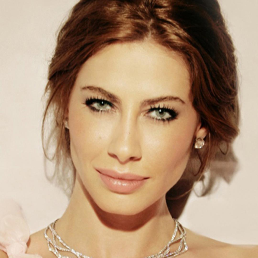 Şenay Akay: 'Zorla &ouml;p&uuml;p tekmelediler'