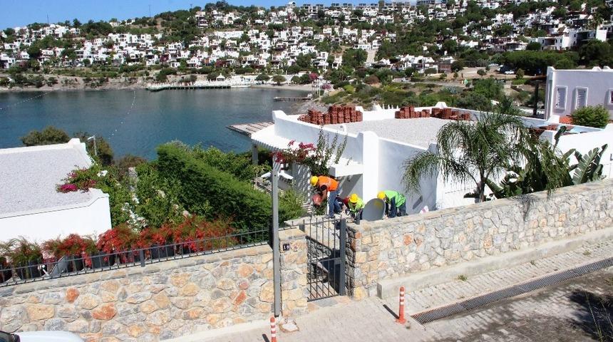 Yılmaz Özdil'in Bodrum'daki villasının bir bölümünde yıkım başladı