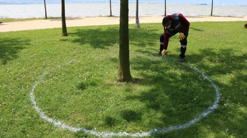 Kocaeli&rsquo;deki parklarda sosyal mesafe tedbirleri alınıyor