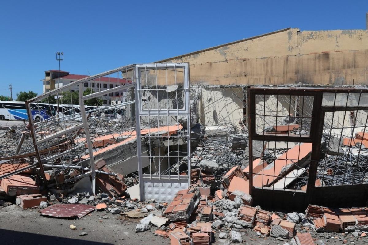 Van otogarındaki eski binalar yıkıldı