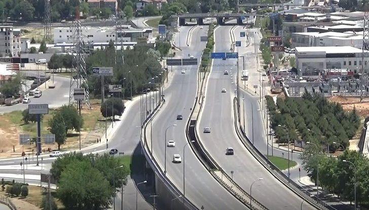 Gaziantep’te işlek cadde ve sokaklar boş kaldı G3
