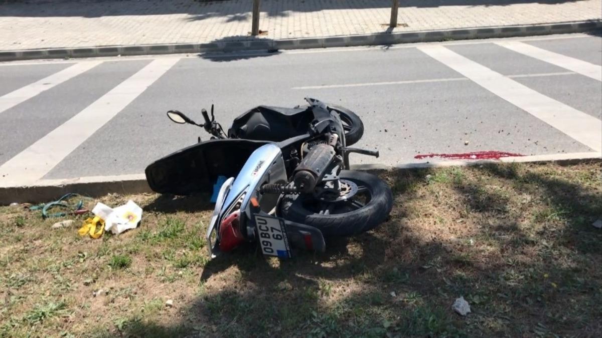 Virajı alamayan motosiklet s&uuml;r&uuml;c&uuml;s&uuml; ağaca &ccedil;arptı; 1 &ouml;l&uuml;