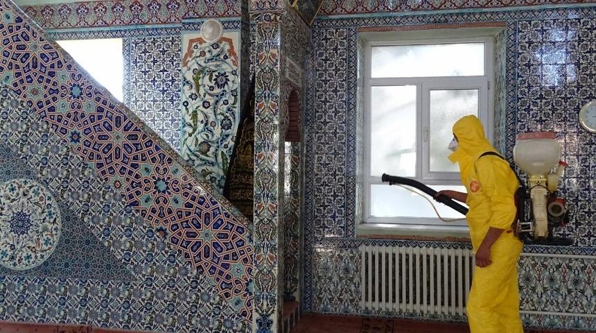 Hisarcık camilerinde dezenfekte çalışması