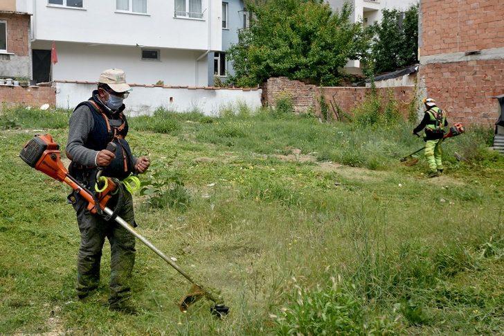 Çamlıca’da temizlik ve ot biçme çalışması G2