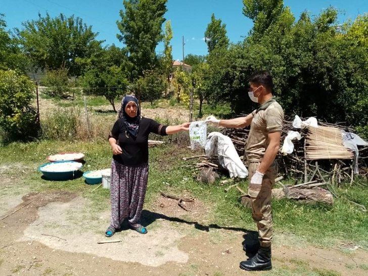 Karantina bölgesinde Vefa Destek Grubu ihtiyaçları karşılıyor G2