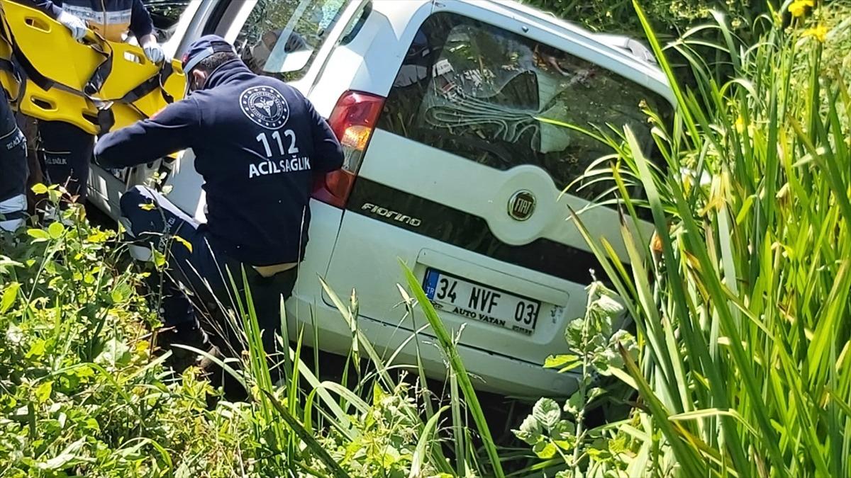 G&Uuml;NCELLEME - Samsun'da hafif ticari ara&ccedil; devrildi: 1 &ouml;l&uuml;, 4 yaralı