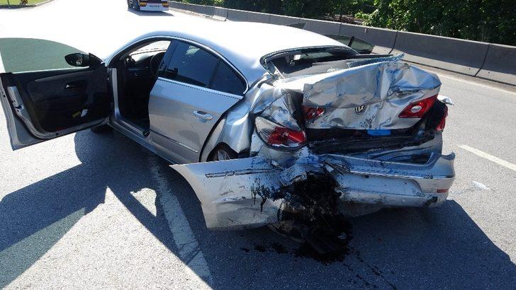 65 yaş üstü annesini memlekete götürürken kaza yaptı: 3 yaralı G3