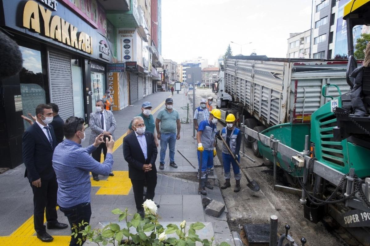 Başkan B&uuml;y&uuml;kkılı&ccedil; asfaltlama &ccedil;alışmalarını denetledi