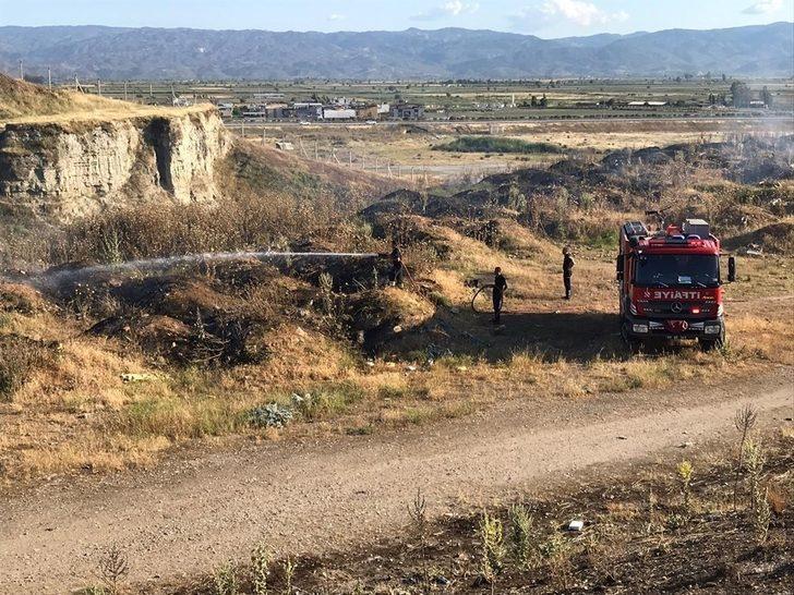 Cezaevi yanındaki arsada çıkan yangın korkuttu G3