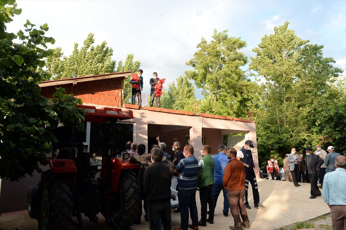 Hakkari'de şehit olan Uzman &Ccedil;avuş Uğur Bora'nın ailesine şehadet haberi verildi