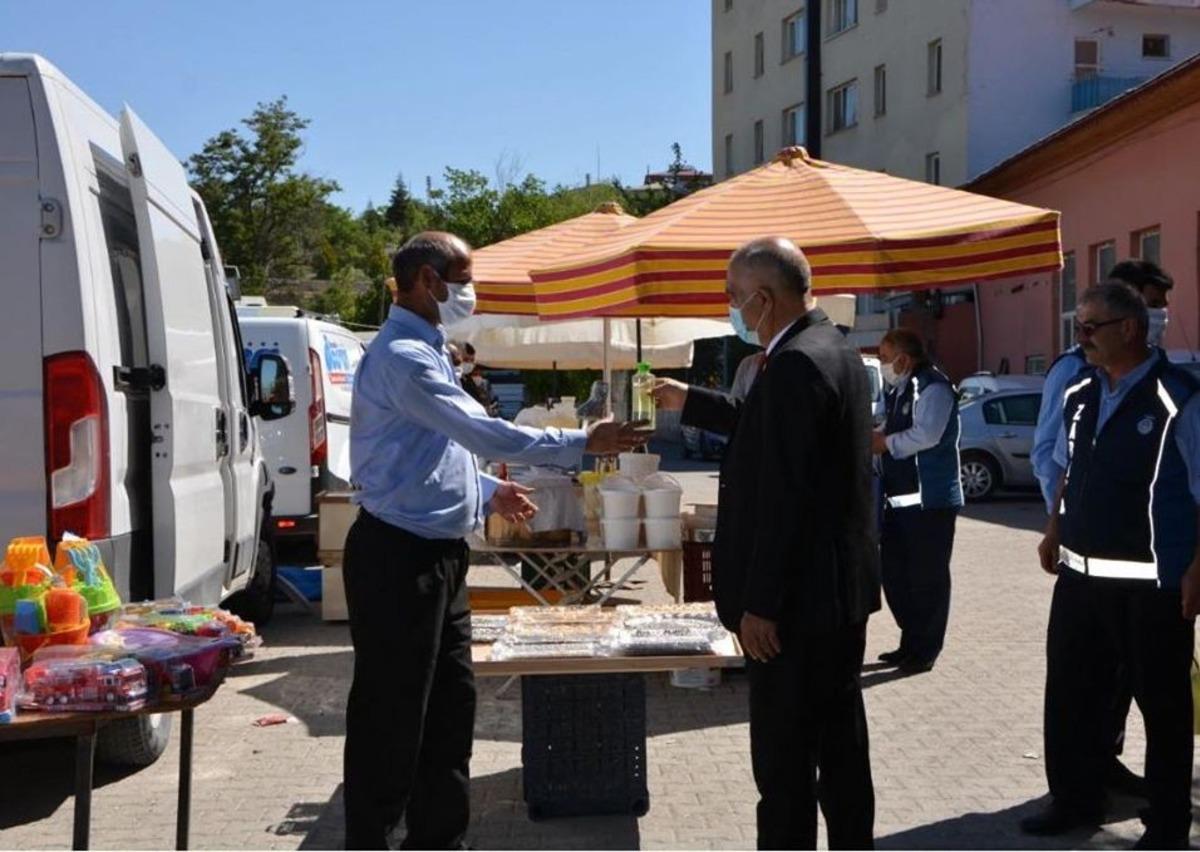 Korona vir&uuml;sten dolayı kurulmayan pazar yeniden a&ccedil;ıldı