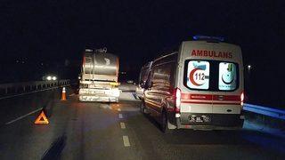 Sakarya'da süt tankeri ile otomobil çarpıştı: 3 yaralı