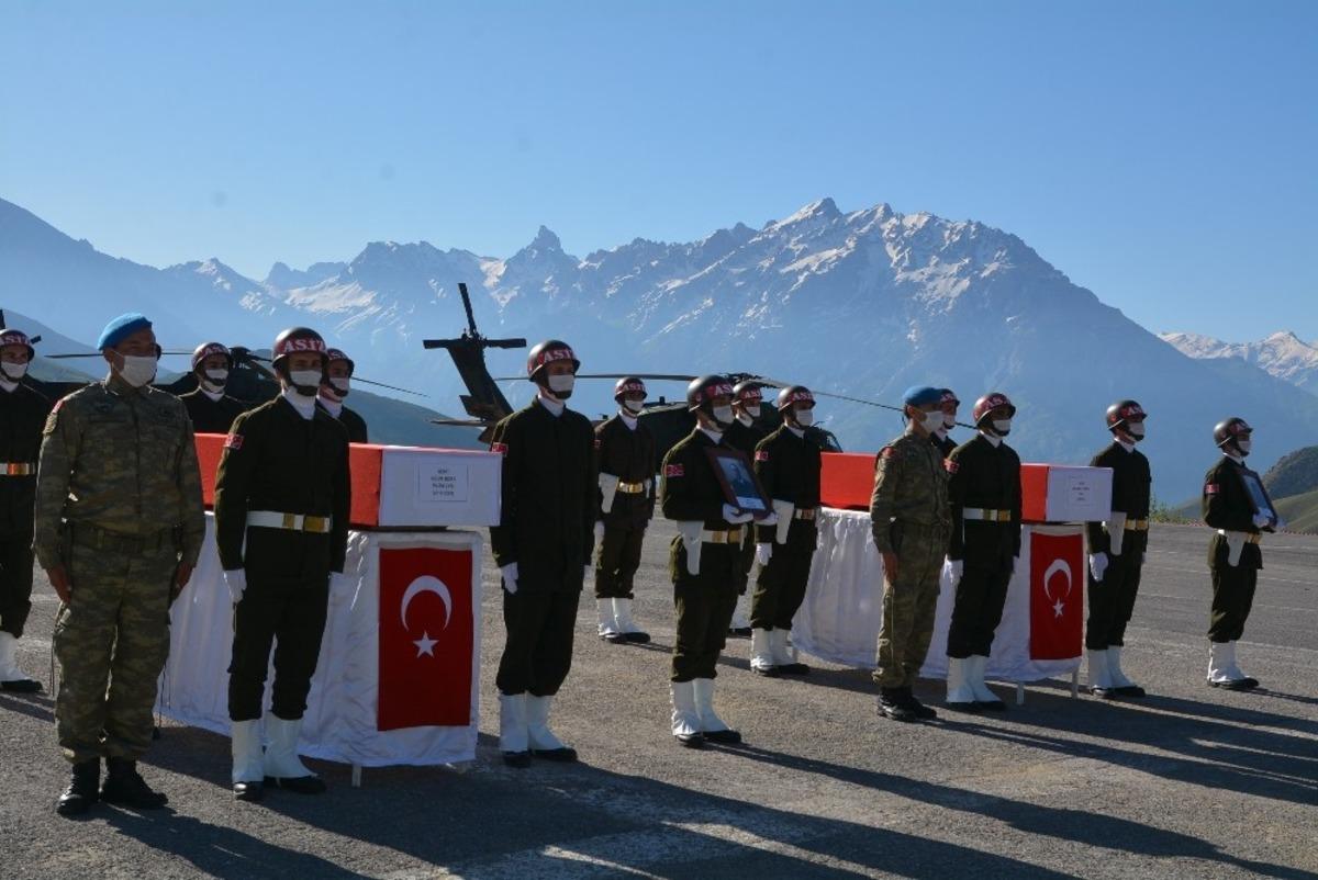 Hakkari&rsquo;de şehit olan 2 asker i&ccedil;in t&ouml;ren d&uuml;zenlendi