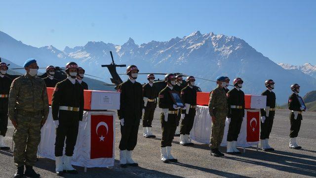 Hakkari’de şehit olan 2 asker için tören düzenlendi