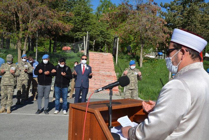 Hakkari’de şehit olan 2 asker için tören düzenlendi G2