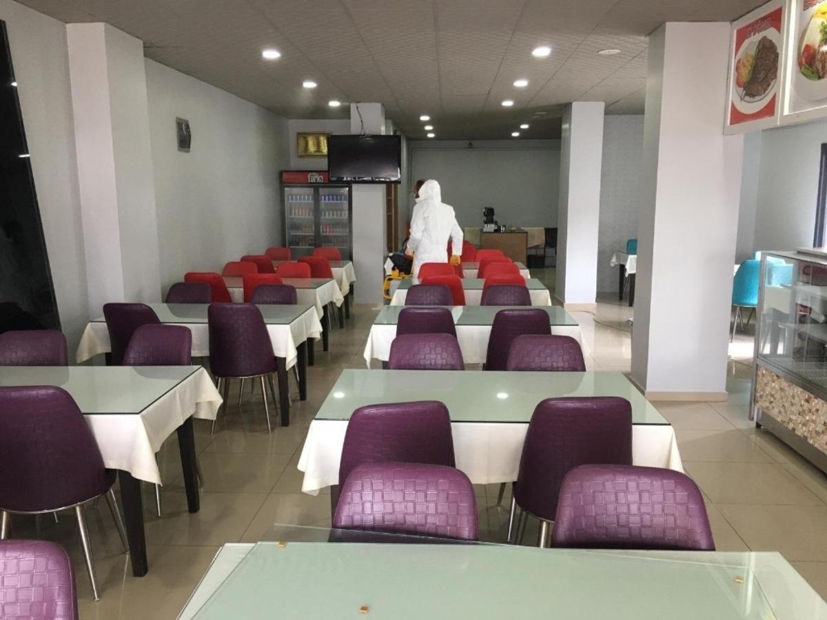 Kaynaşlı Belediyesi yiyecek sekt&ouml;r&uuml;ne dezenfekte desteği verdi