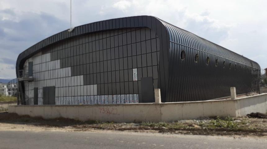 Kartepe İHL Spor Salonu’nun dış cephesi tamamlandı
