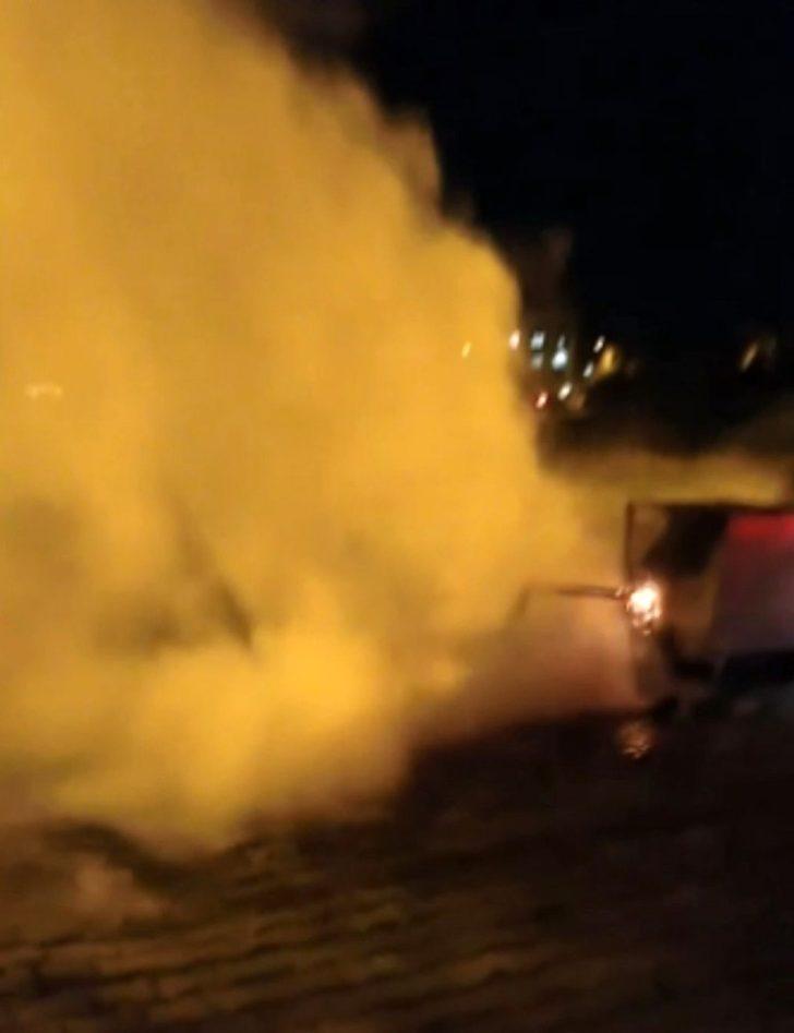 Çöp konteynerını ateşe veren gençler paniğe neden oldu G1