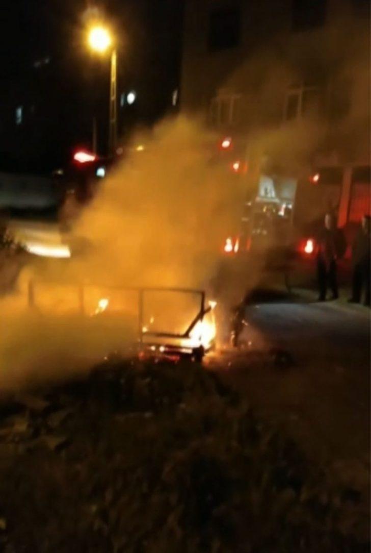 Çöp konteynerını ateşe veren gençler paniğe neden oldu G2