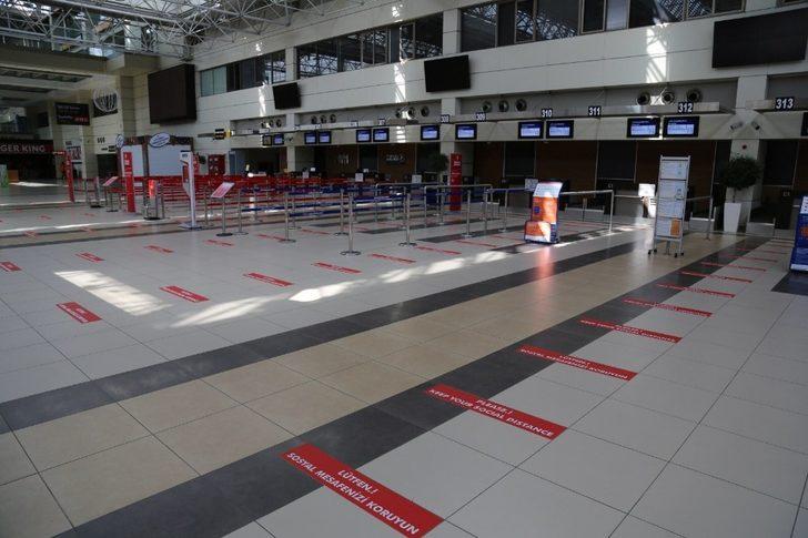 Antalya Havalimanına kısıtlama sonrası ilk uçak yarın 11:39’da iniyor G5