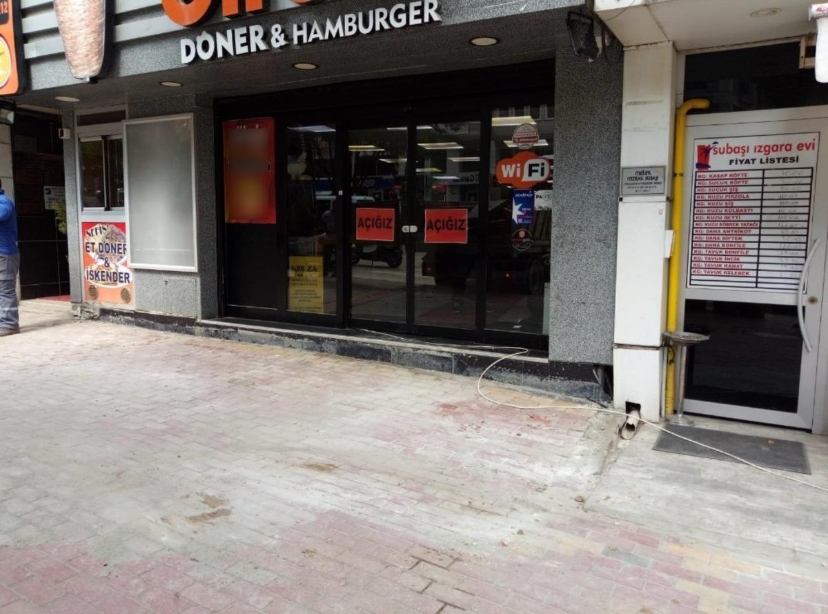 Beton d&ouml;k&uuml;len kaldırım eski haline getirildi