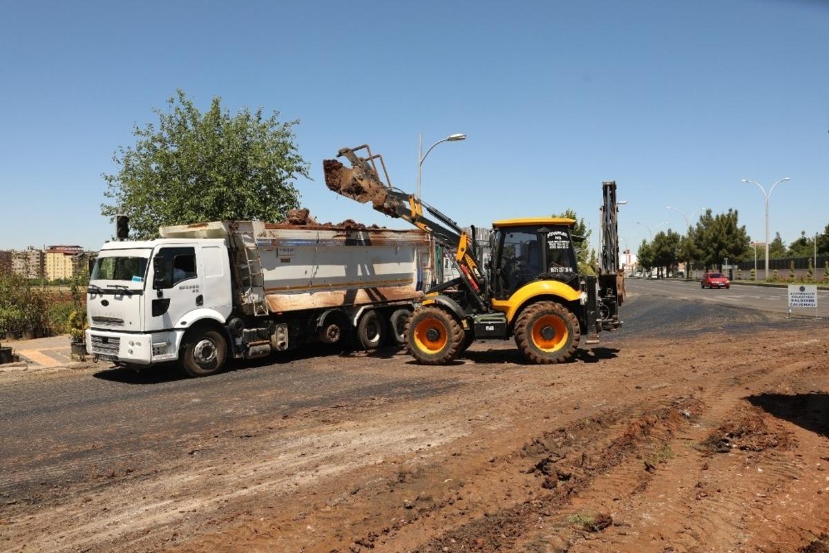 B&uuml;y&uuml;kşehir Belediyesi kazalara neden olan kavşakta &ccedil;alışma başlattı