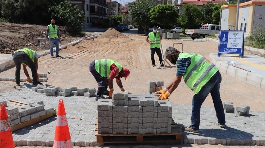 İzmir’de üç ayda 40 futbol sahası büyüklüğünde alan parke kaplandı