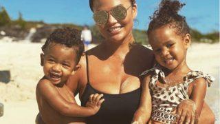 Chrissy Teigen ABD'de tutuklanan eylemciler için 200.000 dolar kefalet bağışladı