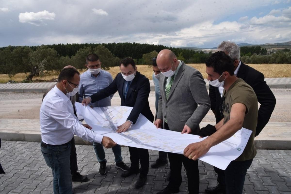 Soma&rsquo;ya prestij kazandıracak caddede &ccedil;alışmalar s&uuml;r&uuml;yor