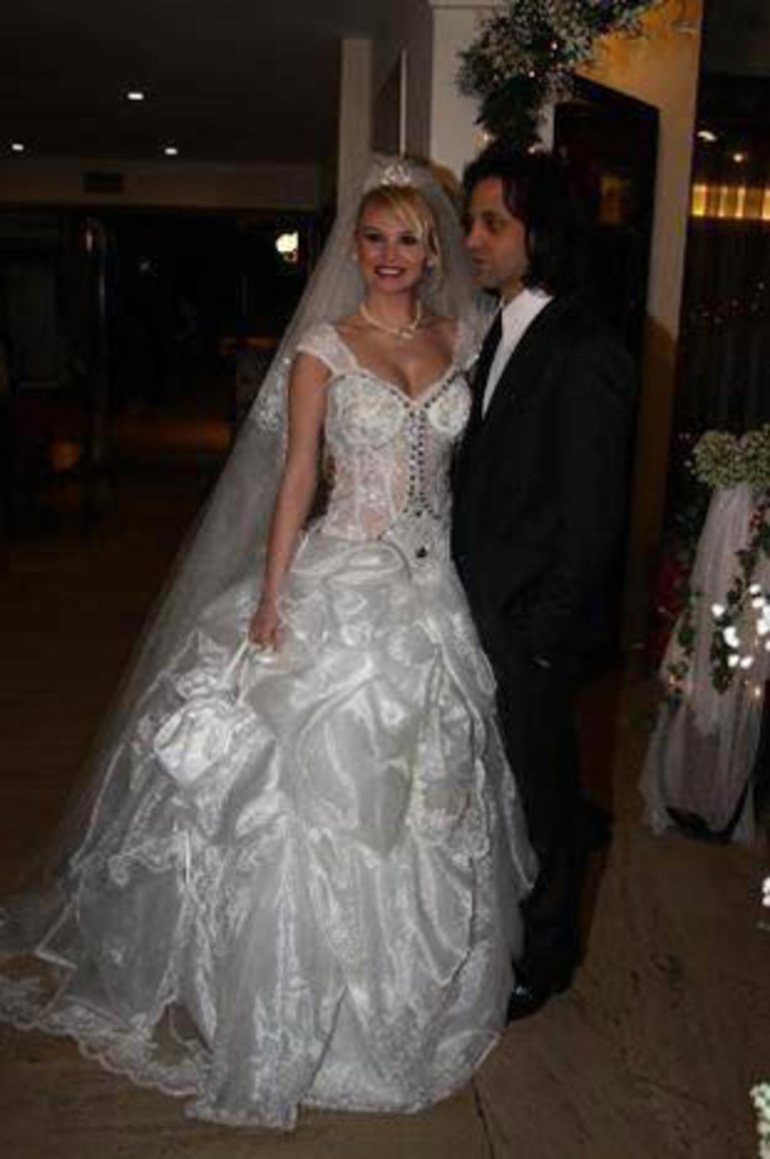 Se&ccedil;kin Piriler'den şok hareket!