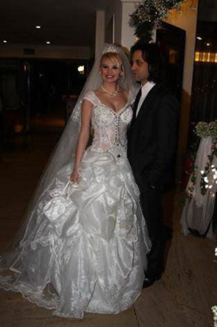 Duman Grubunun solisti Kaan Tangöze eşini aldatırken yakalandı G2