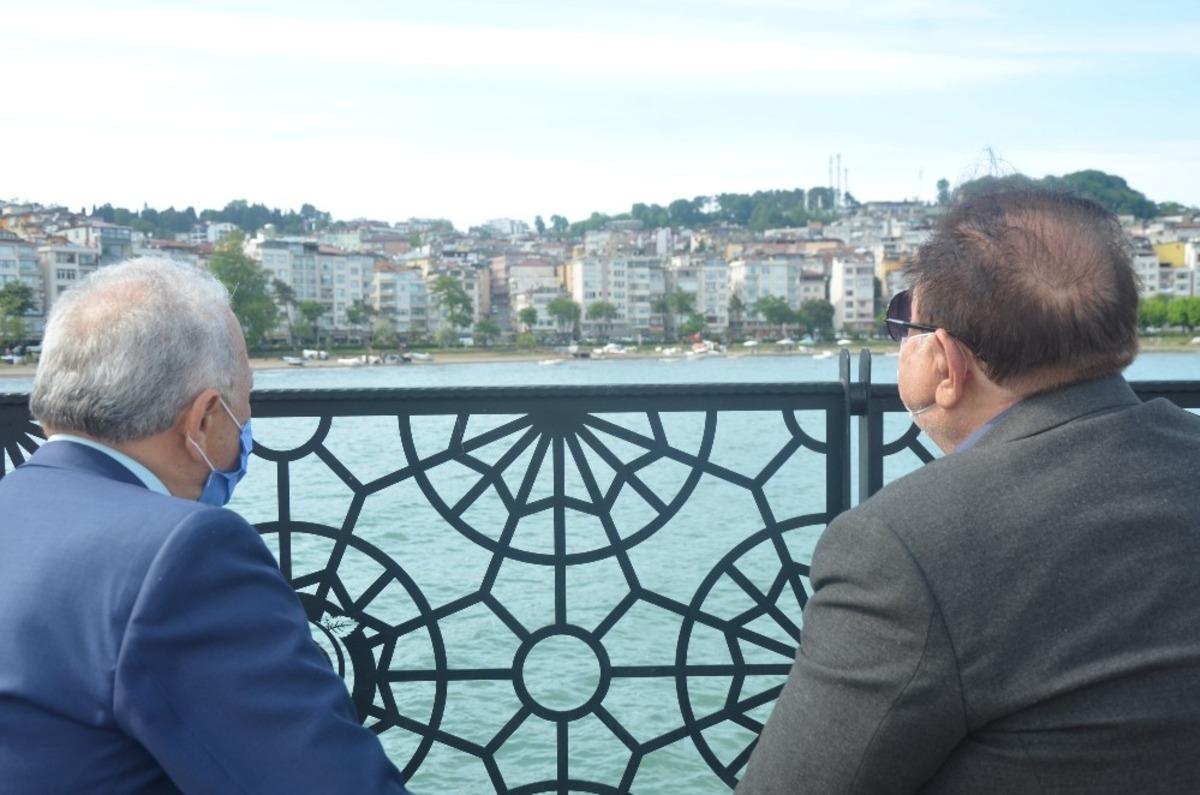 Şehrin m&uuml;davimleri yine sokaklarda