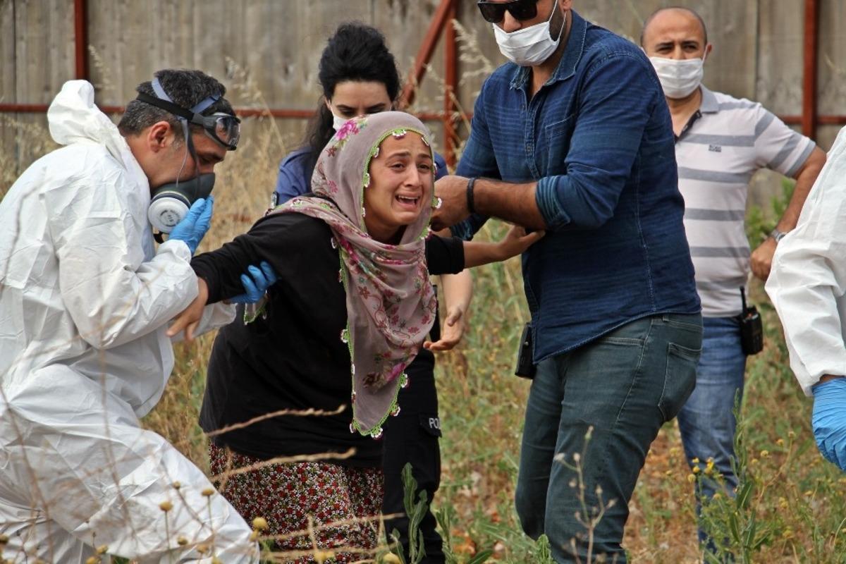 Cesedini elbisesinden teşhis etti, feryatları y&uuml;rekleri yaktı
