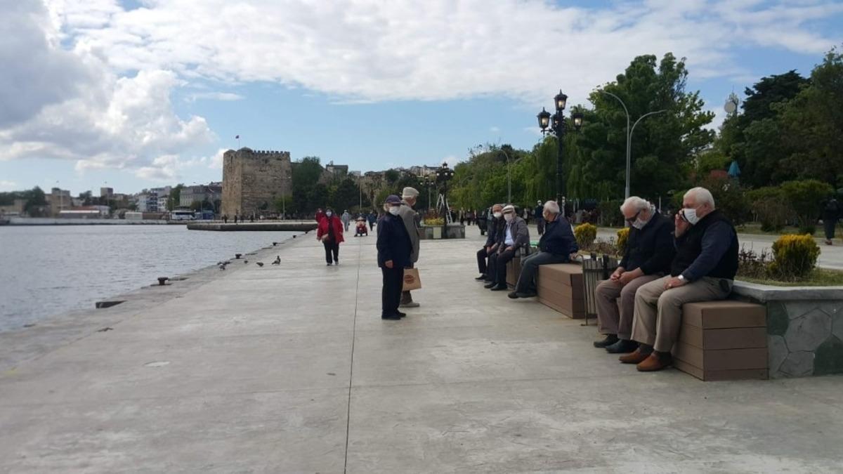 Sinop&rsquo;ta yaşlılar d&ouml;rd&uuml;nc&uuml; kez sokağa &ccedil;ıktı