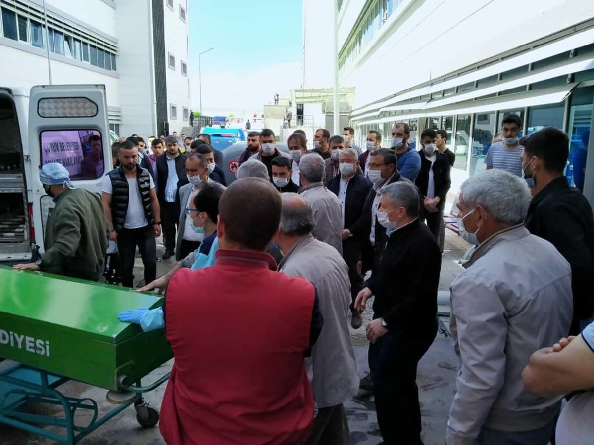 İş makinesinin altında kalan gen&ccedil; kız g&ouml;zyaşları arasında toprağa verildi