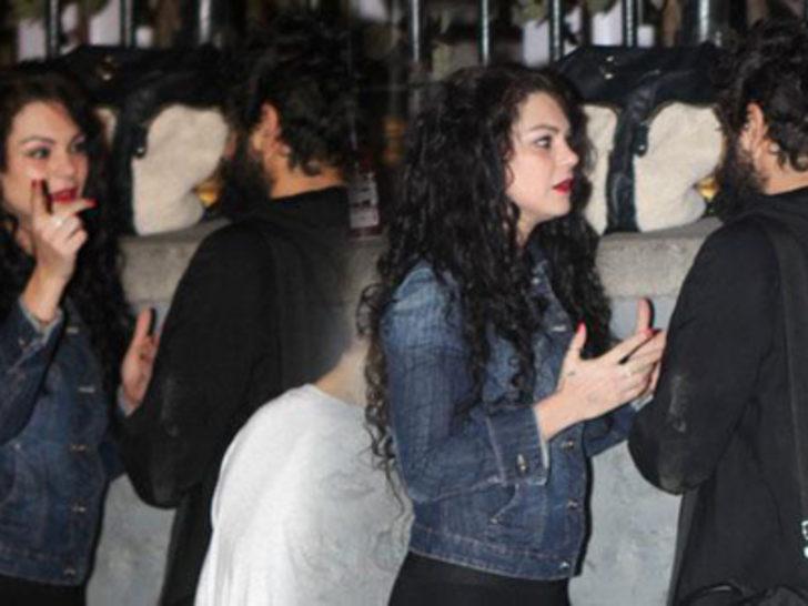 Nez sokak ortasında arkadaşıyla tartıştı G1