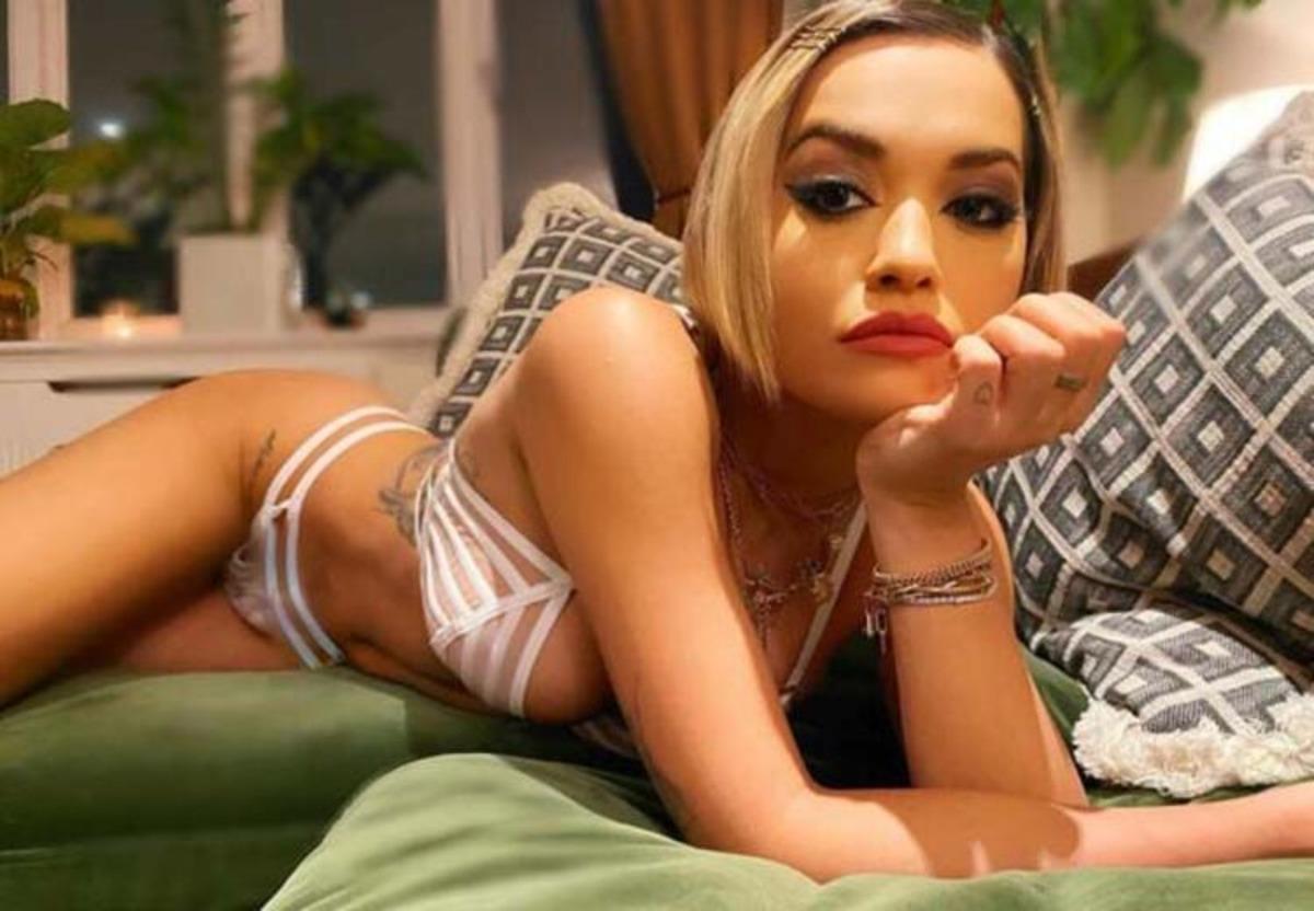 Rita Ora'nın dondurma keyfi! Beğeni yağdı
