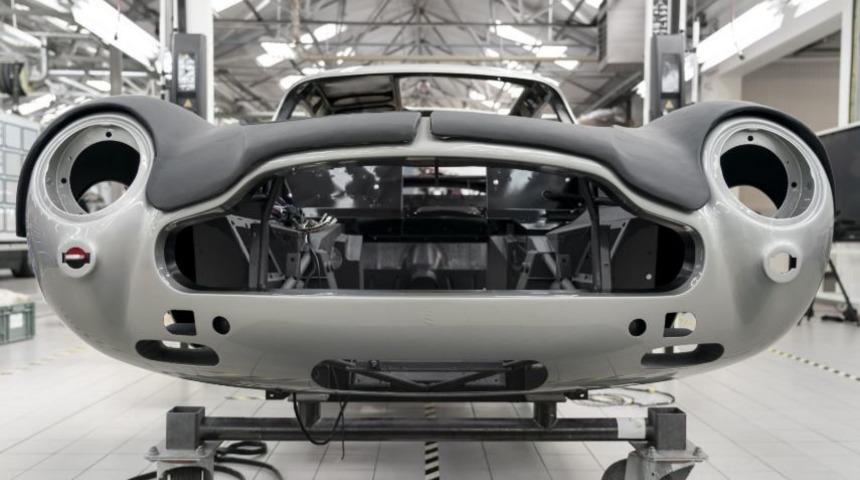 Aston Martin James Bond'un otomobilini yeniden &uuml;retiyor!