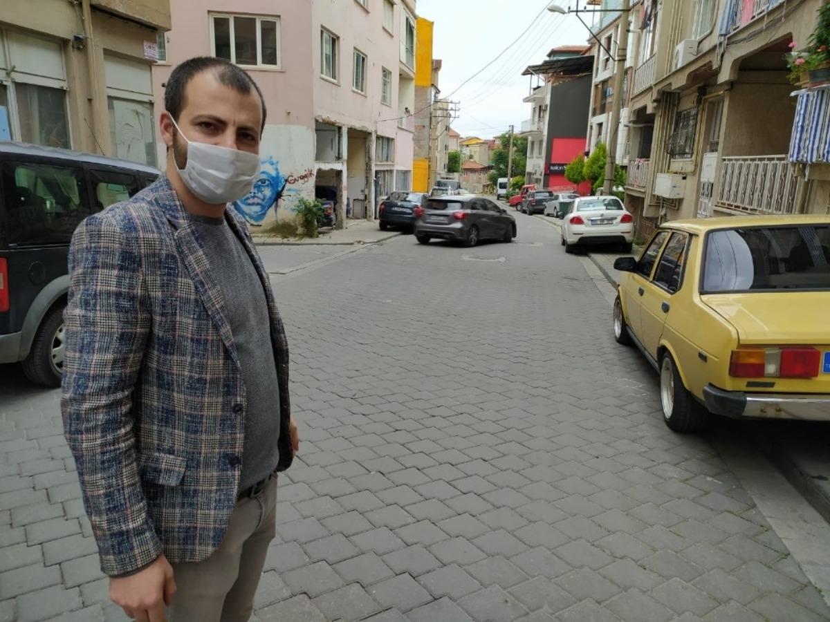 Denizli'de sokak &uuml;zerindeki ara&ccedil;ları tek tek tekmelediler