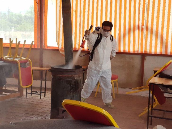 Kemer’de kahvehaneler dezenfekte ediliyor G4