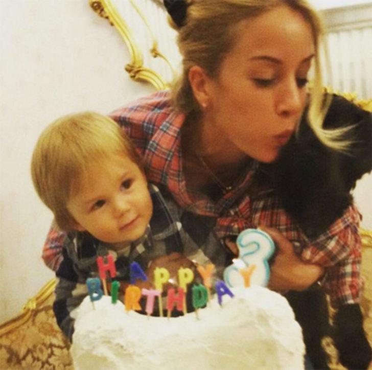 Bade İşçil'den eski eşine ağır gönderme G3