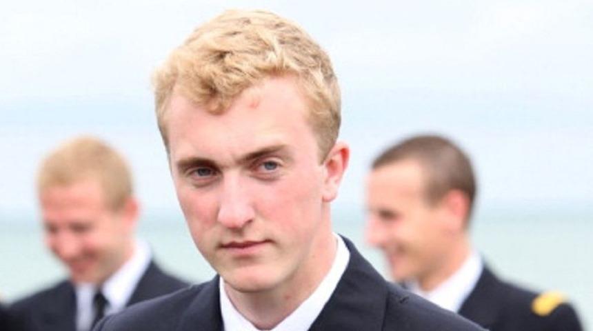 'Enfekte prens' partiye katıldığı i&ccedil;in &ouml;z&uuml;r diledi!